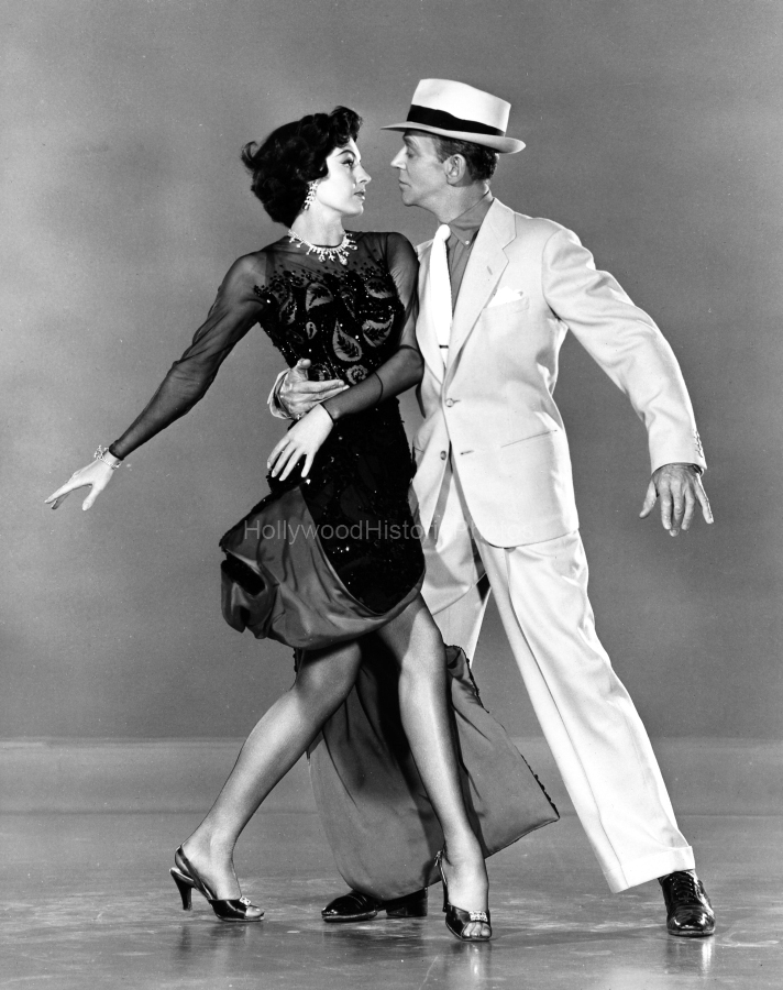 Cyd Charisse 1953 3 Fred Astaire Band Wagon.jpg